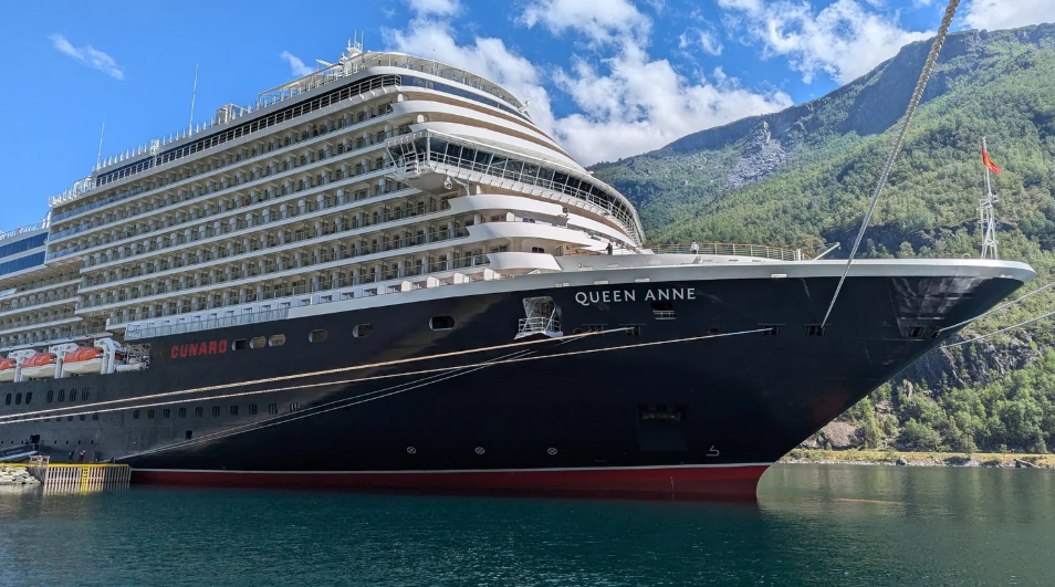 Cruise Ship